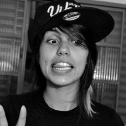 manda quem te machucou pra bem longe daqui . ♪♪    fiéis. 
 http://t.co/JYZPmoKf