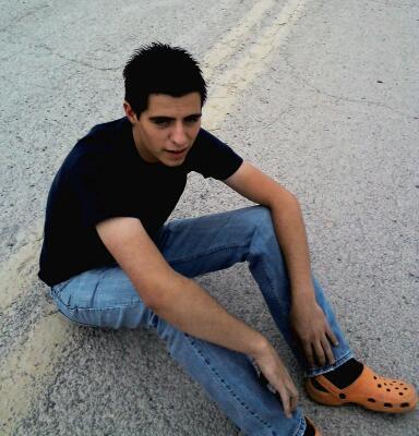 Arquitecto, Futbolista, Chef, Fotografo, Tecladista, eso es lo que queria ser pero soy Lic. en Informàtica desempleado n_n!!