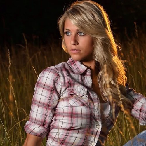 camogurlllprobz's profile picture. I drive a badass 6.6L LB7 duramax (: Im a diesel mechanic who knows her shit, and loves what she does (: #TeamCountryGirl