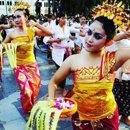 specialist Tour operator dgn harga murah , Airport Transfer • Rent Car • Tour Services • Tour Package Honeymoon/Preweding/Watersport/Rafting/Cruise
