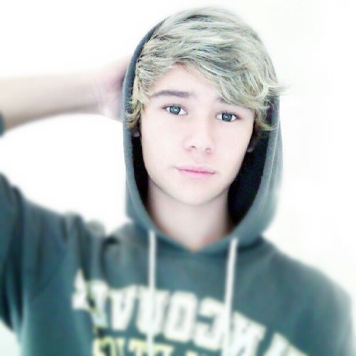 Hey, Christian here. I'm 18 and I live in Canada. I play soccer and attend high school. Just a normal kid. Taken by @SuckOnMyJerry_ [FL/RP]
