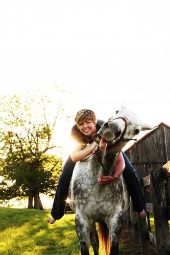 SophistiKait's profile picture. I am whatever the moon has always meant and whatever the sun will always sing.