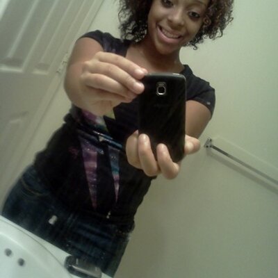 Profile Picture of Shamea Williams (@iammeBabyy) on Twitter