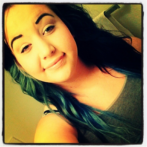 #ThumbsUpPinkiesDown; The Name Is Ashleyy . 90's Baby c; Toungee Piercedd c; Gett Ahtt Me c;