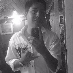 wallex100's profile picture. Nunca desista de um amor por mais difícil que seja, pois difícil não é impossível e fácil não tem valor.