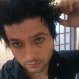 fala galera, sou b.J vocal da banda @velocette_rock   to seguindo a todos por esse perfil, tamo junto!! Rock na veia!
