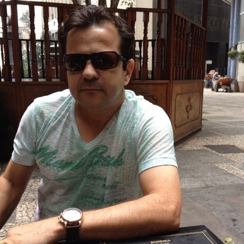 Amar a Deus sobre todas as coisas e ao proximo como a se mesmo. Viciado em trabalho,comercio,viagem,marketing,musica e normal 12