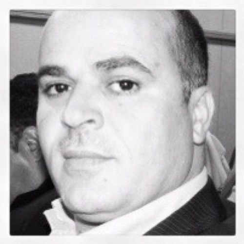 ولي وطن اليت الا ابيعه -- ولا ارى غيري له الدهر مالكا