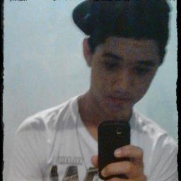 Sou Hiel firme na palavra do senhor.Creio em um unico Deus onipotente e salvador.
Sou um guitarrista louvando o meu Deus,porque sei que ele é Deus forte !!