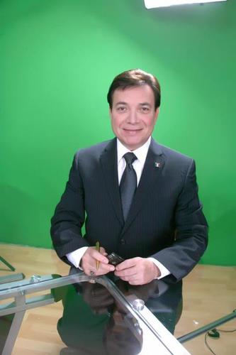 Comunicador al servicio de la gente bonita.