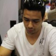 Estudante de Engenharia, apaixonado pela família e jiu-jitsu, poker player...