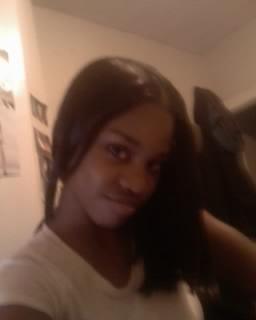 modelchick_17's profile picture. 