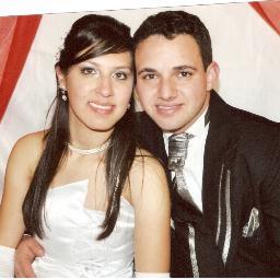 Sou apaixonado por JESUS e por minha esposa.