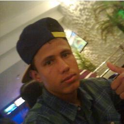 Você me mostro o que é amor de vdd..sei q por nós vale apena lutar *-* Ana s2