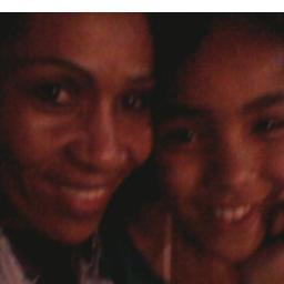 faço judo,estudo,amo jogar bola e ir na sorveteria,amo minha familia... sou muito sinpatica