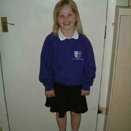 cutepinkcat130's profile picture. peek a booo