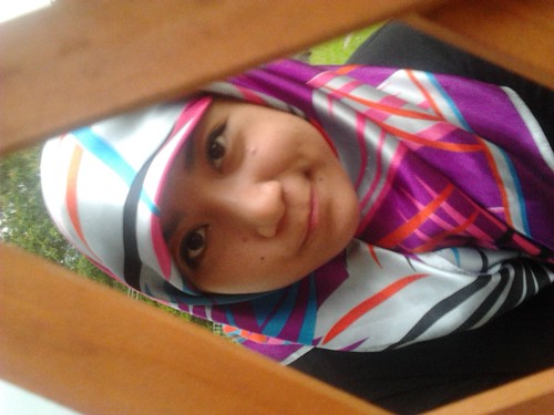 annyeonghaseyo!! Ezzah imnida...please take care of me ;) who wanna know about me just follow me and i will follow u back~