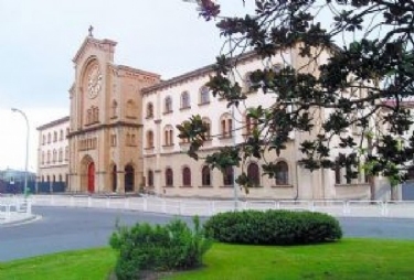 Frases míticas de profesores y las mejores anécdotas de uno de los mejores colegios de todo el territorio Español. Mandadmelas y se retwitteara! Sin ofensas.