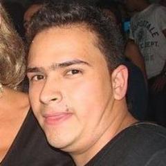 Camilo de pila , nacido en medellin criado en Rionegro y guarne Ant, Me gusta la gente optimista , berraca,sin compliques , y se le trabaja al entretenimiento!!