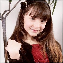 FsdaLarissa1's profile picture. 