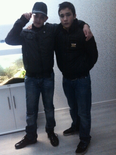 Zamenhof 3B ◙ littel brother @Badr__Ali .  ☻ team Lijpe Mocro  l GEWOON  .@LijpeMD iets .FOLLOWEN NIET HATEN. 14 jaar .