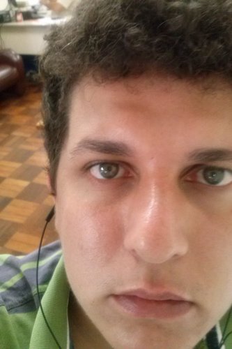 lindooooo sinceroooo...simpaticoooo dou muitoooo carinhoooo...mais como todos mundo com alguns defeitos!!!