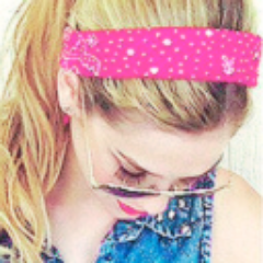 Há, no mundo, milhares de formas de alegria, mas no fundo todas elas se resumem a uma única: o meu amor por você Sophia Sampaio Abrahão   ♥ Dona: @wishchamelar