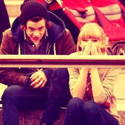 Soy solo una Directioner que dice lo que piensa de Haylor.
I'm just a Directioner.. who says what think of Haylor.
-Don't hate... Just love.