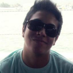 16 anos aquariano ,alegre divertido e simplesmente um garoto normal até demais ;)