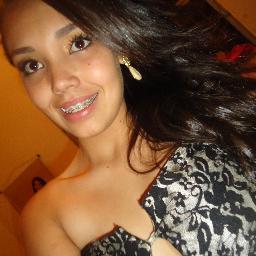 Divertida , chata ,maluca , problemática , sensível. Lerda,Feliz #Amo:#Deus Familia,Namorado, Amigos,Zuações,Risadas,Trabalho Haha Segue??Sigo de Volta! *--*