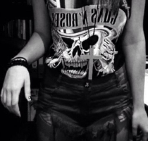 princess, just less pink. more black colors. rock and roll. dark makeup. slightly bitchy. always classy. staying 100% honest.