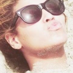 Nosso amor por vc Beyoncé vai além do q eu posso dizer
Dona ~~ @Jordana_knowles ~~ Born: 28/11/2011