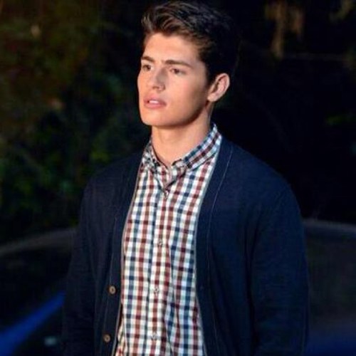 Mason here. Im a British Werewolf.  Roleplayer. :]