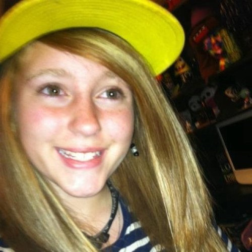 i like whales. one direction is life. NIALLER HAS MY HEART 5 EVER.
