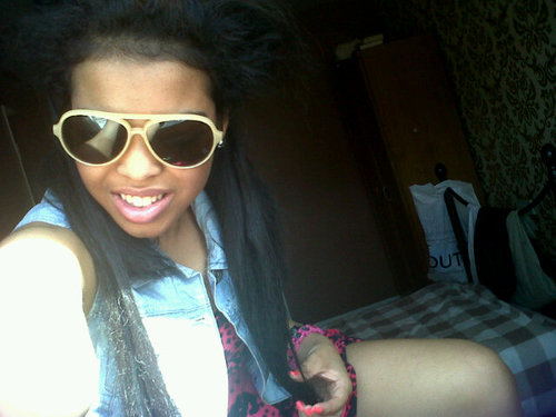 #Teamfollowback!      29717e9a. @NICKIMINAJ&@tyga Is My Lifee♥ #YMCMB #BarbieBitches #PinkFriday #THE'RE-UP Don't like me? Suckk your mum:) #Fuckhaterss:)