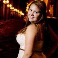 16 anos , aquariana, música, fotografia, livros , escrever , altura , adrenalina, preguiçosa , comportada , chocolate, sorvete de creme , foco , força e fé (: