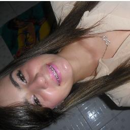 Vale mais a pena calar o sentimento, do que manifestar amor a quem não pode compreender.

  . $$     -    . FEEÉ  EEN DEUUS QQ ELII É JUUUSTO Ý