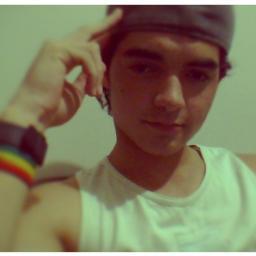 Escorpiano;Campinense;17anos;Engraçado;Solteiro!Segue que sigo de volta ;D