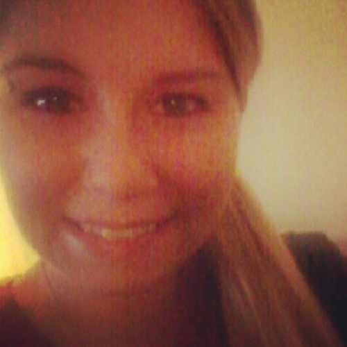 - My name is Taylor Dawn , I Blow Out The Candles On Nov. 11 , Blue eyes & Blonde hair , Slim Waist & Pretty face :)