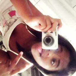 bom,me chamo Eduarda Pirani , mais conhecida como ''filhota'' adoro funk , gosto de balada , amo minha mãe avó & Deus em primeiro lugar  resumindo me segue ♥
