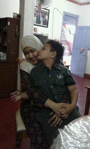 nia_ena's profile picture. memiliki 3 laki2 tampan di sekeliling hatiku