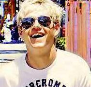 HALF ENGLISH HALF IRISH LUV NIALL HORAN TO BITS E MY FELLOW IRISH N I AM A HUUUGE DERBY FAN JUS WISHED NIALL HORAN WUD NOTICE ME