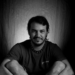 Fotógrafo - “La cámara funciona como una barrera que lo protege a uno del miedo y del horror, e incluso de la compasión”