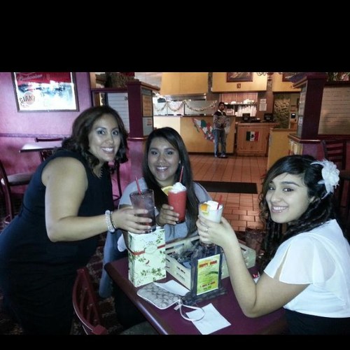 mariareyes26's profile picture. i am a kool gurl love to kik it with any boddy and i am hella fun to be around i would talk to anyone i am single and ready to mingle any one?????????????