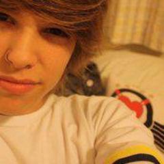 hey hey it happens, well I'm a guy not so normal ... directioner and kpoper guy who likes to sleep, I love skating and playing guitar ... as simple as that ¬¬