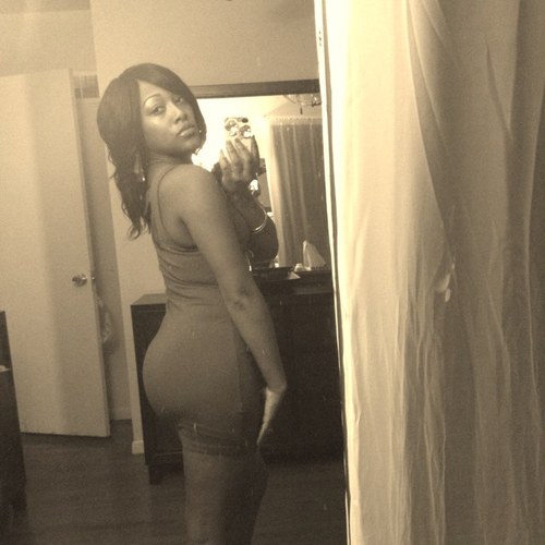 nikkibrown116's profile picture. 