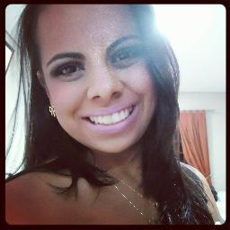 Não se iluda com o meu sorriso, minha maldade está na mente.