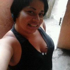 sou divertida,amiga,apaixonada,adoro romance vivo a vida como se foce o outimo dia de vida sou porrra louca ,adoro ler livros eouvir musicas.