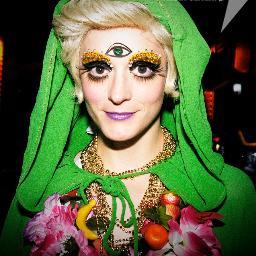 Actriz. Performer. Dragqueen. Pinup girl