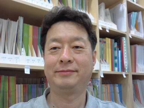웅진씽크빅에서 파트너센터장으로 일하다가 회사의 일방적인 계약변경으로 인해 고통스러워 하고 힘든 시간을 보내고 있는 40대후반의 가장입니다~가정을 위해 무너지지않고 힘든 시간들을 잘 버텨 낼 수 있도록 격려 부탁드립니다!!#CrunchieOG